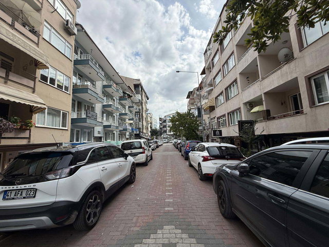 KOCAELI İZMIT KARABAŞ MH. GENIŞ 2+1 SATILIK DAIRE