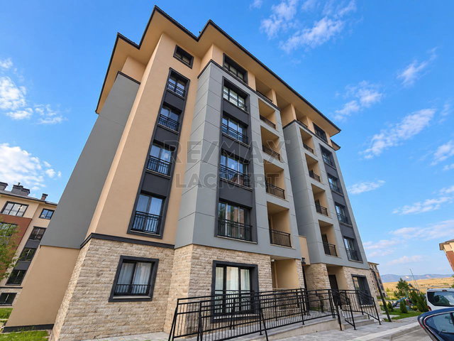 RE/MAX LACIVERT'TEN HILALKENT TOKILER'DE KIRALIK 2+1 DAIRE