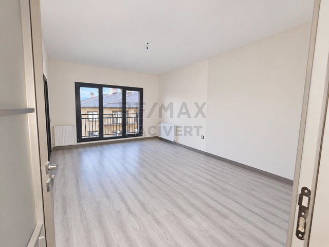 RE/MAX LACIVERT'TEN HILALKENT TOKILER'DE KIRALIK 2+1 DAIRE