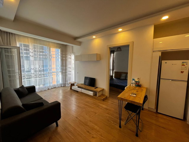 REMAX TOROS'TAN MENDERES'TE DENİZE 1 DK MESAFEDE FULL EŞYALI TAŞINMAYA HAZIR 1+1