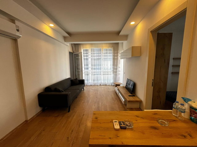 REMAX TOROS'TAN MENDERES'TE DENİZE 1 DK MESAFEDE FULL EŞYALI TAŞINMAYA HAZIR 1+1
