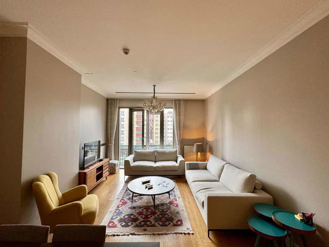REMAX WE BURCU CAPIK-EMAAR SQUARE-REZIDANS 2+1 KIRALIK EŞYALI