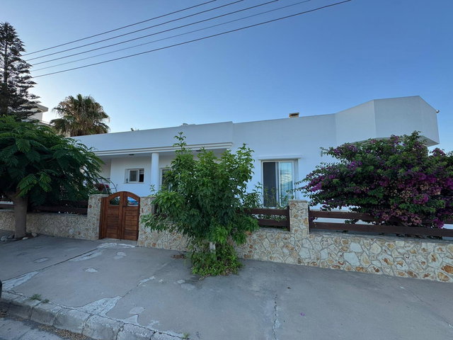 YENİ BOĞAZİÇİ’NDE, GAZİMAĞUSA–İSKELE ARASINDA MÜSTAKİL TEK KATLI 3+1 VİLLA