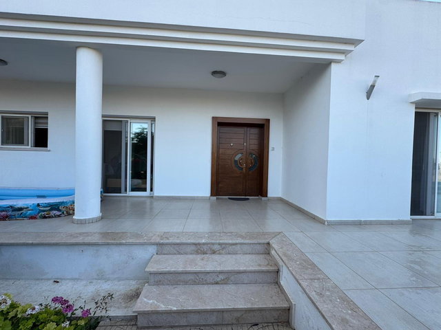 YENİ BOĞAZİÇİ’NDE, GAZİMAĞUSA–İSKELE ARASINDA MÜSTAKİL TEK KATLI 3+1 VİLLA