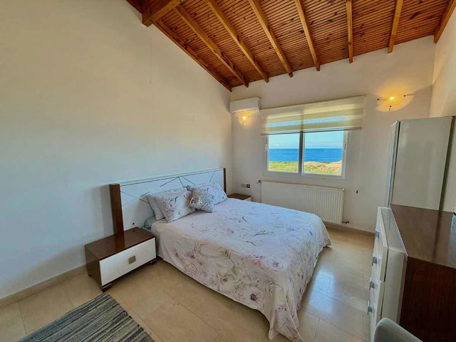 DENIZE SIFIR, PLAJA BITIŞIK 4+1 VILLA.