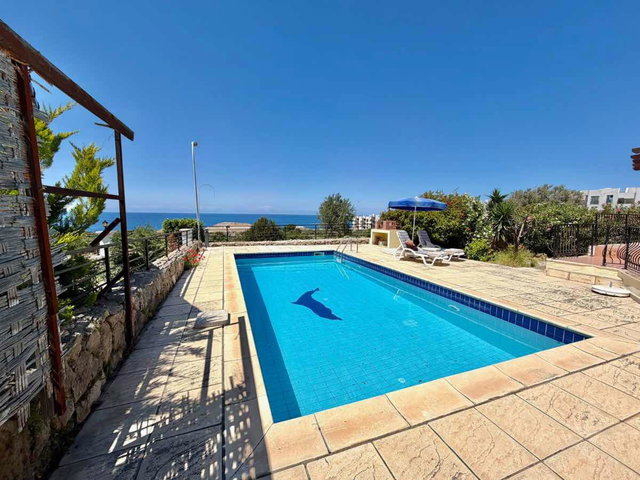 DENIZE SIFIR, PLAJA BITIŞIK 4+1 VILLA.