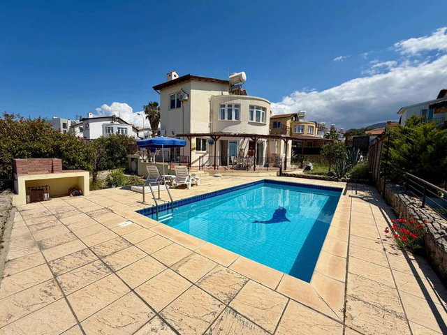 DENIZE SIFIR, PLAJA BITIŞIK 4+1 VILLA.