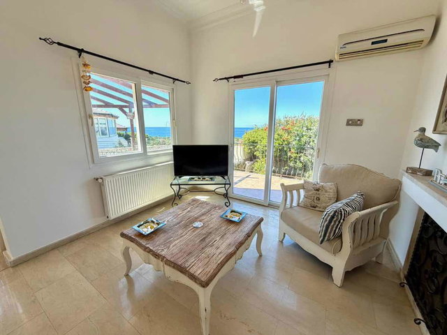 DENIZE SIFIR, PLAJA BITIŞIK 4+1 VILLA.