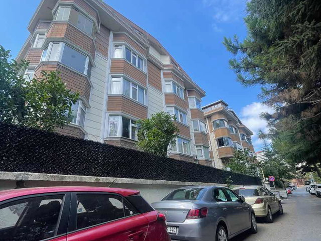 POLAT CAMLIK SITESINDE 3+1 BÜYÜK TERASLI ÇATI KATI