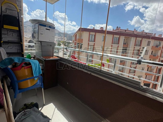 RE/MAX LACİVERT'TEN YILDIZKENT'TE SATILIK 4+1 DAİRE