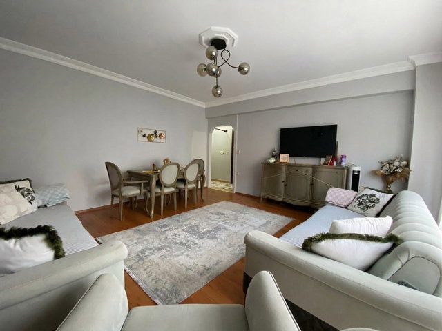 ATAŞEHİR ESATPAŞADA KULLANIŞLI 2+1 KAPALI MUTFAK BALKON