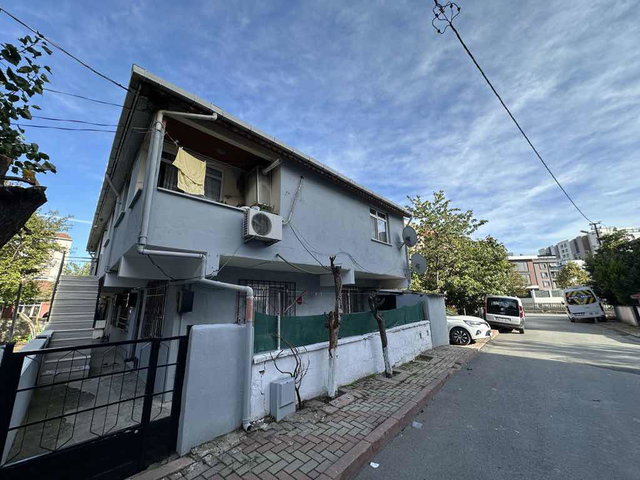 SANCAKTEPE ABDURRAHMANGAZİ MAHALLESİ SATILIK 48M2 HİSSELİ 3+1