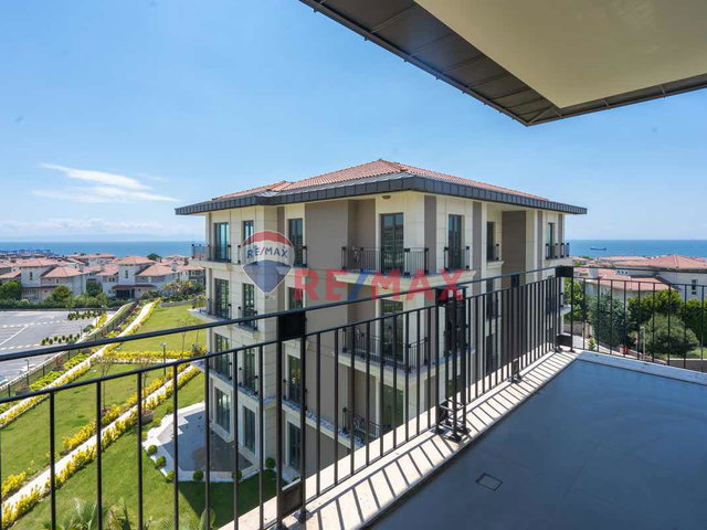 DENİZ İSTANBUL SİTESİNDE EN GÜZEL BLOKLARDA 3+1 KİRALIK DAİRE