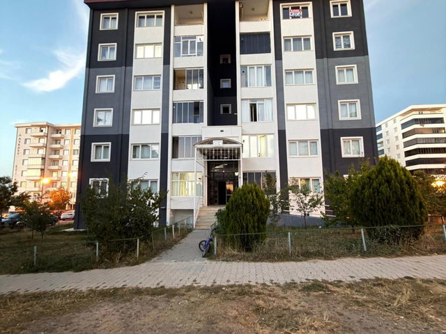 REMAX İLKE'DEN ÇAT YOLU TOKİLER'DE 3+1 SATILIK DAİRE