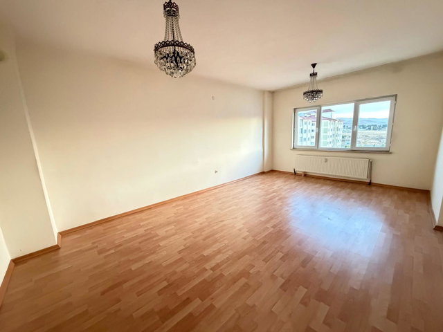 REMAX İLKE'DEN ÇAT YOLU TOKİLER'DE 3+1 SATILIK DAİRE