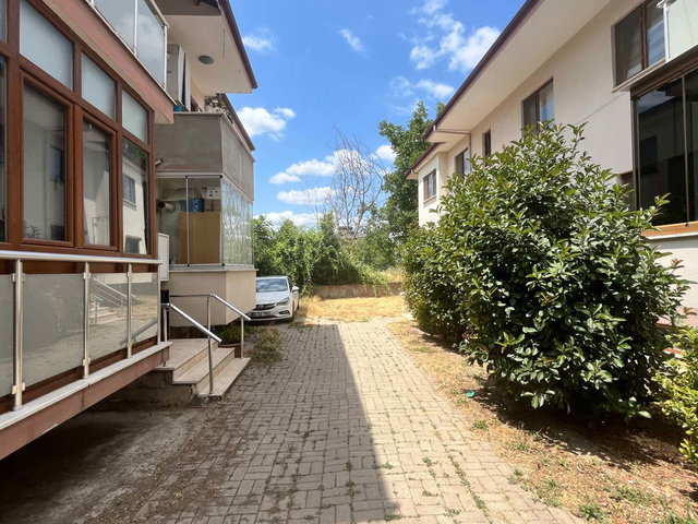ARİFİYE ARİFBEY’DE EŞYALI 3+1 KİRALIK DAİRE | YÜKSEK GİRİŞ, BALKONLU, DOĞALGAZ KOMBİLİ