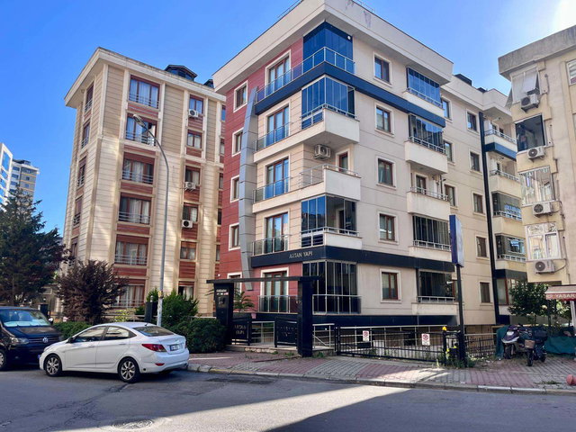 ALTAYÇEŞME MAH NET 245M2 KULLANIMLI 4+2
