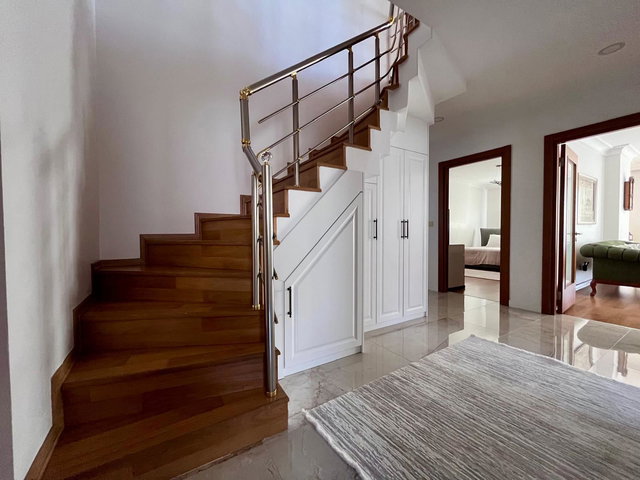 ALTAYÇEŞME MAH NET 245M2 KULLANIMLI 4+2