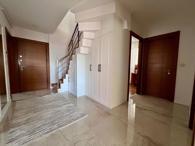 ALTAYÇEŞME MAH NET 245M2 KULLANIMLI 4+2