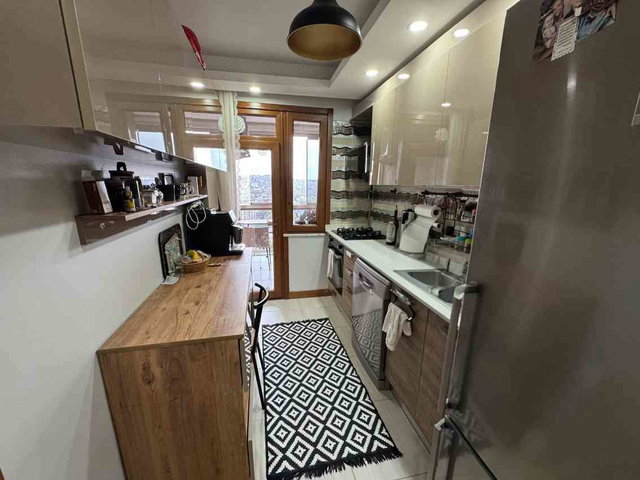 EYÜPSULTAN YILDIRIM BEYAZIT CADDESI'NDE SİTE İÇERSİNDE KIRALIK 2+1