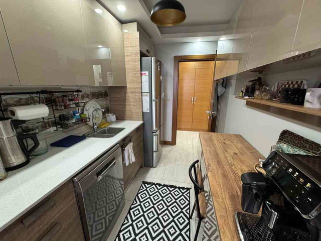 EYÜPSULTAN YILDIRIM BEYAZIT CADDESI'NDE SİTE İÇERSİNDE KIRALIK 2+1