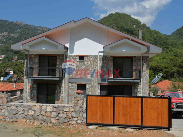 FETHİYE KIZILBEL'DE 600 M2 ARSA  İÇİNDE 4+1 MÜSTAKİL VİLLA