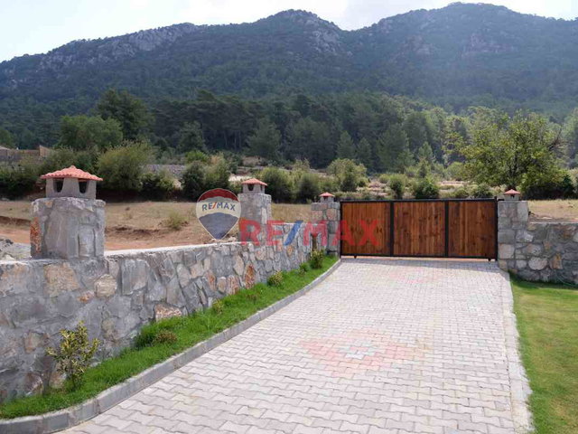 FETHİYE KIZILBEL'DE 600 M2 ARSA  İÇİNDE 4+1 MÜSTAKİL VİLLA