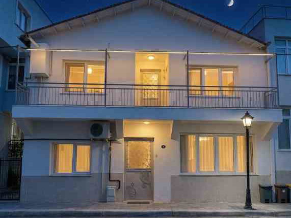 URLA YAKA MAHALLESİ’NDE MERKEZİ KONUMDA YAPILI 2+1 DAİRE
