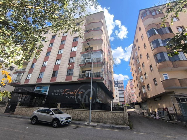 RE/MAX LACİVERT'TEN ŞEHİR HAST.YAKININDA KİRALIK 3+1 DAİRE