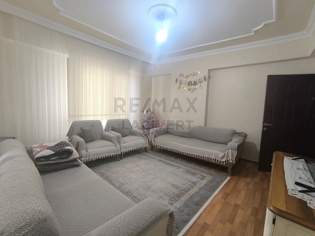 RE/MAX LACİVERT'TEN ŞEHİR HAST.YAKININDA KİRALIK 3+1 DAİRE