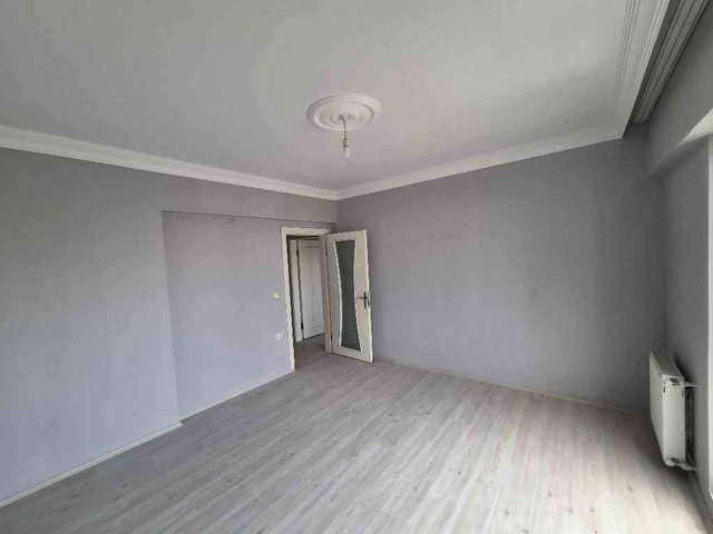 REMAX MUSTAFA'DAN ARIBURNU İLKOKULU YANINDA SITE IÇİ 3+1 KIRALIK DAIRE