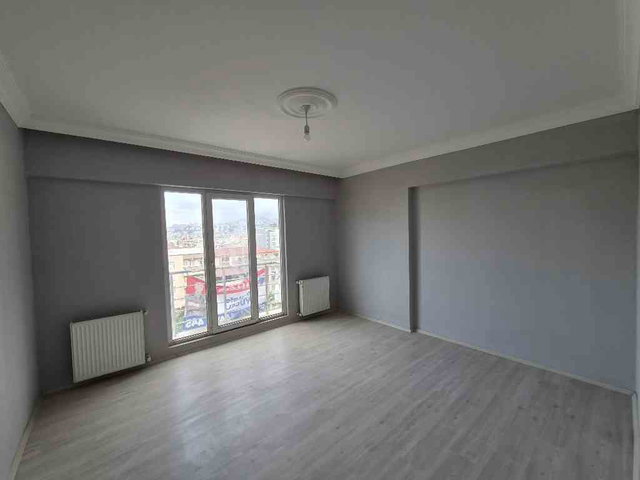 REMAX MUSTAFA'DAN ARIBURNU İLKOKULU YANINDA SITE IÇİ 3+1 KIRALIK DAIRE