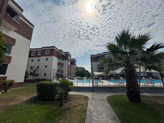 İZMİT KAVANİUM 832’DE SATILIK TAM EŞYALI KİRACILI 1+1 DAİRE