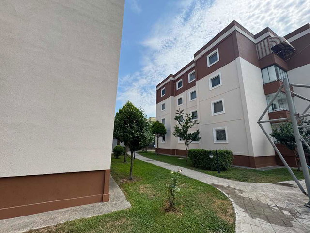 İZMİT KAVANİUM 832’DE SATILIK TAM EŞYALI KİRACILI 1+1 DAİRE