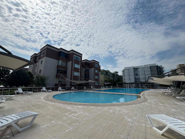 İZMİT KAVANİUM 832’DE SATILIK TAM EŞYALI KİRACILI 1+1 DAİRE