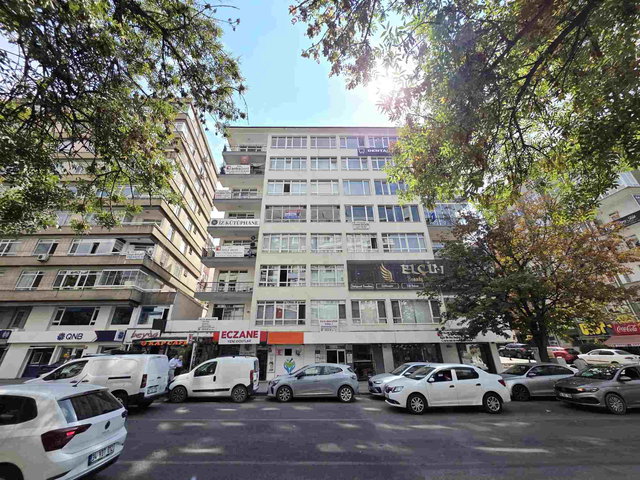 KIZILAY, MEŞRUTİYET CADDESİNDE 4+1 SATILIK İŞ YERİ