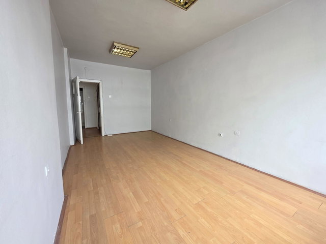 KIZILAY, MEŞRUTİYET CADDESİNDE 4+1 SATILIK İŞ YERİ