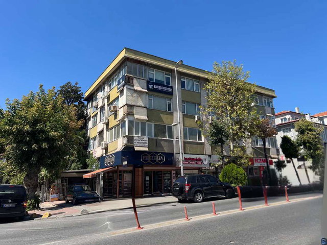 ÇALIŞLAR CADDESİNDE 3 CEPHELİ KÖŞE DAİRE | 3+1 | KAT MÜLKİYETLİ