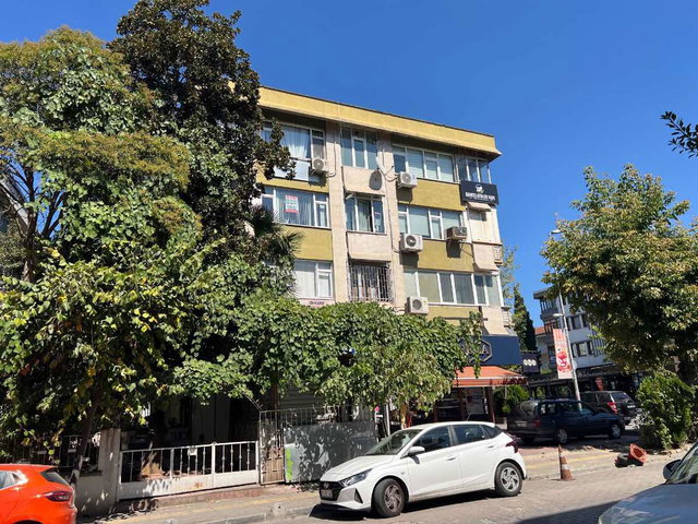 ÇALIŞLAR CADDESİNDE 3 CEPHELİ KÖŞE DAİRE | 3+1 | KAT MÜLKİYETLİ