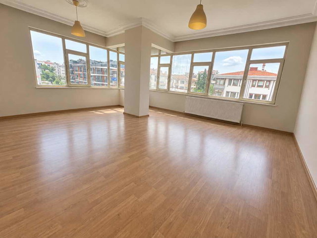 ÇALIŞLAR CADDESİNDE 3 CEPHELİ KÖŞE DAİRE | 3+1 | KAT MÜLKİYETLİ