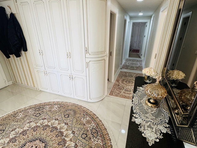 METRO HAYAT EVLERİN’DE METROYA SIFIR LÜKS SATILIK 4+1 DAİRE