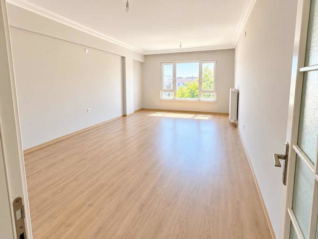 BAHÇELİEVLER’DE MERKEZİ KONUMDA, FERAH VE KULLANIŞLI 4+1 KİRALIK DAİRE