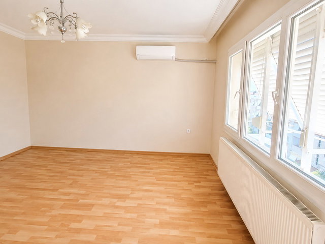 İZMIR BUCA'DA D.GAZLI,KAPALI MUTFAK KIRALIK 2+1 DAIRE