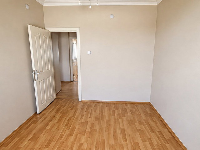 İZMIR BUCA'DA D.GAZLI,KAPALI MUTFAK KIRALIK 2+1 DAIRE