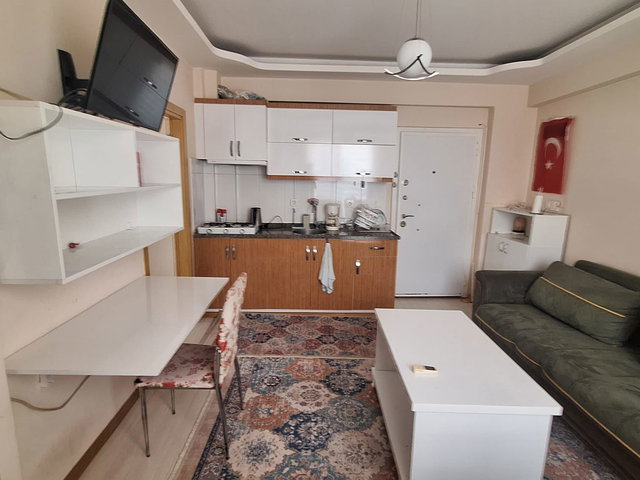 BUCA DOKUZ EYLÜL İİBF'SINE 8.DK MESAFEDE KIRALIK EŞYALI1+1 DAIRE