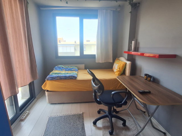 BUCA DOKUZ EYLÜL İİBF'SINE 8.DK MESAFEDE KIRALIK EŞYALI1+1 DAIRE