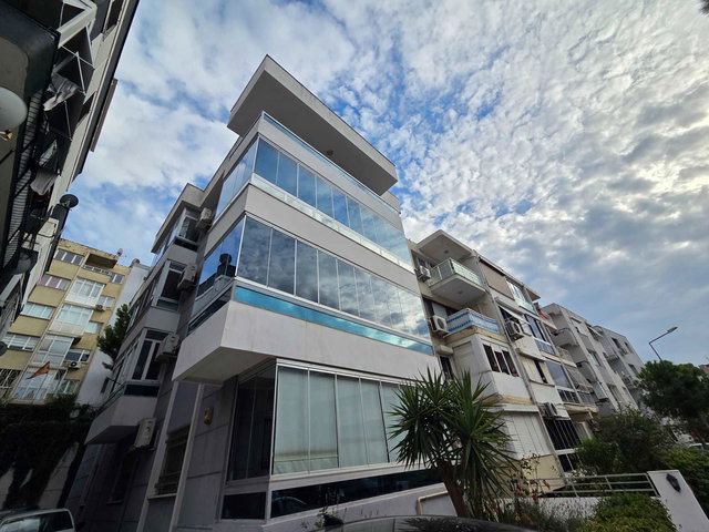 KARABAĞLAR ESENYALI MAHALLESİ MERKEZİ KONUMDA KİRALIK 3+1 DAİRE