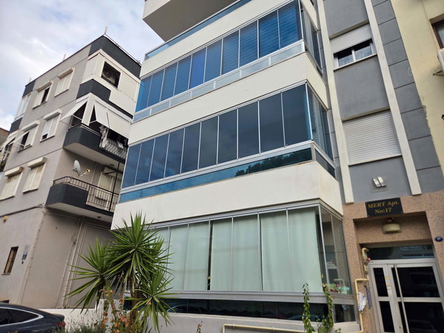 KARABAĞLAR ESENYALI MAHALLESİ MERKEZİ KONUMDA KİRALIK 3+1 DAİRE
