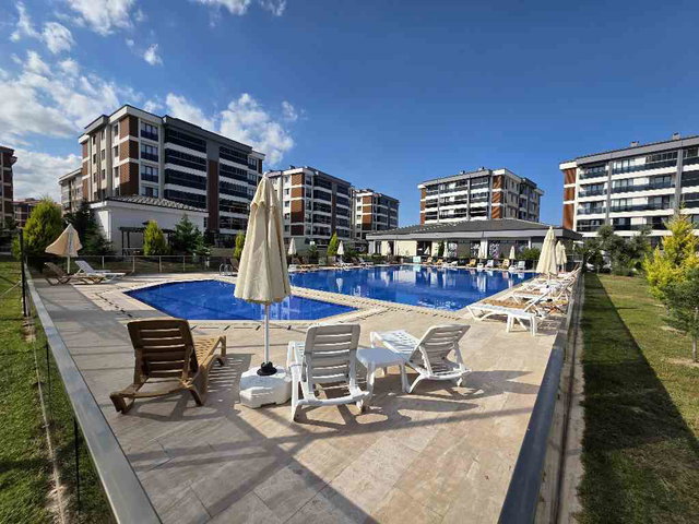 ÇORLU’DA SİTE İÇİNDE 3+1 | 140 M² NET | ÇİFT BANYO | BALKON | KREDİYE UYGUN