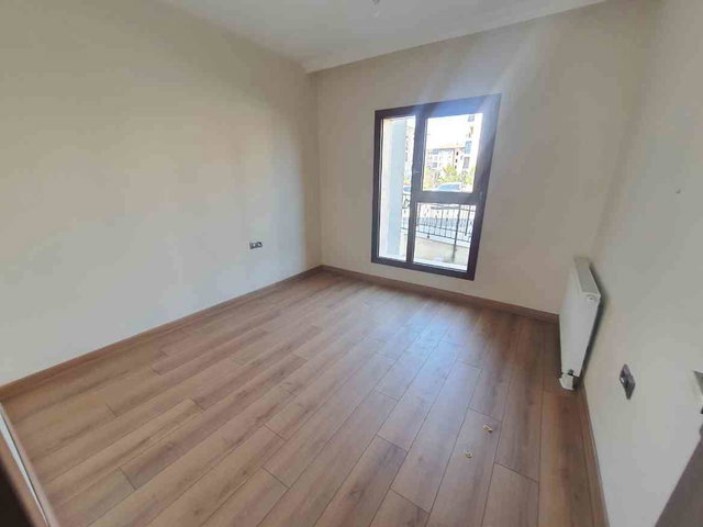 REMAX DOĞU'DAN YEMİŞLİKTE OKULLAR BÖLGESİNDE KİRALIK 3+1 TOKİ